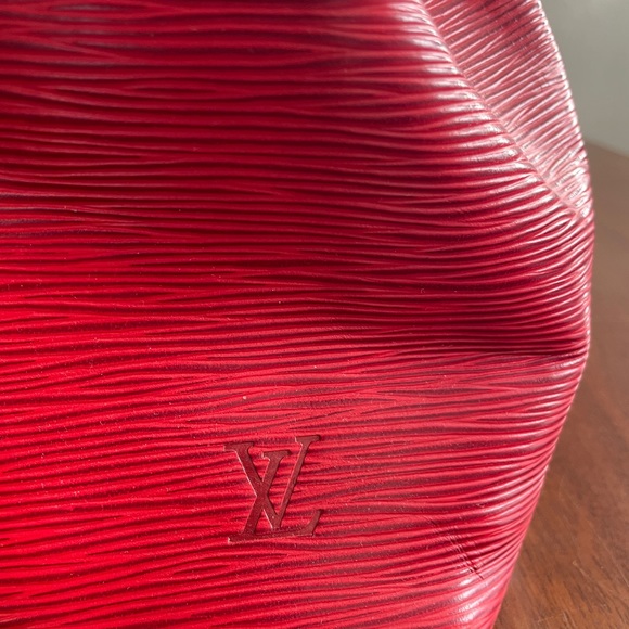 Authentic Louis Vuitton Red Epi Neo Noe - Picture 2 of 16